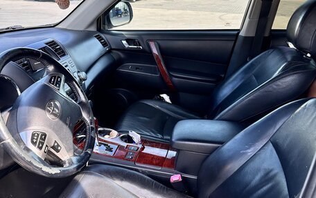 Toyota Highlander III, 2013 год, 1 970 000 рублей, 8 фотография