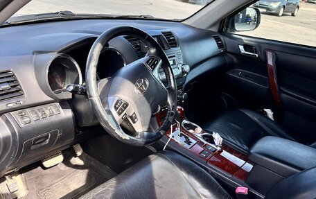 Toyota Highlander III, 2013 год, 1 970 000 рублей, 12 фотография
