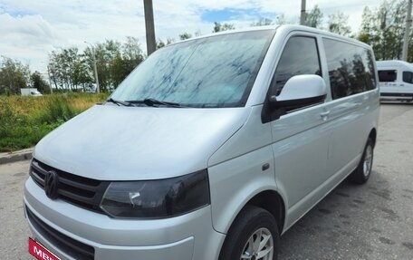 Volkswagen Caravelle T5, 2012 год, 1 890 000 рублей, 3 фотография
