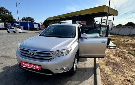 Toyota Highlander III, 2013 год, 1 970 000 рублей, 7 фотография
