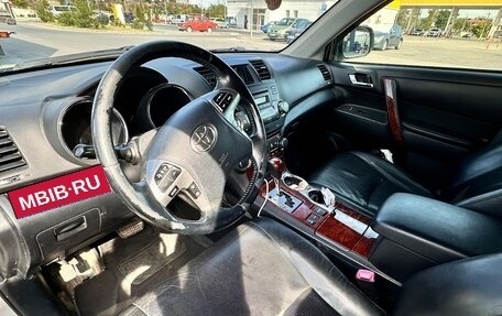 Toyota Highlander III, 2013 год, 1 970 000 рублей, 10 фотография