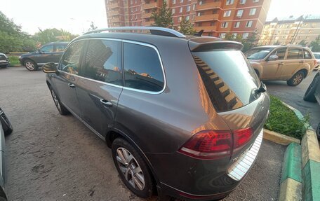 Volkswagen Touareg III, 2014 год, 2 390 000 рублей, 2 фотография