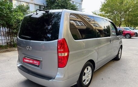 Hyundai Grand Starex Grand Starex I рестайлинг 2, 2018 год, 2 990 000 рублей, 6 фотография