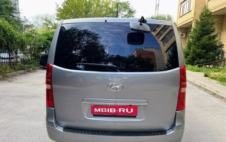Hyundai Grand Starex Grand Starex I рестайлинг 2, 2018 год, 2 990 000 рублей, 5 фотография