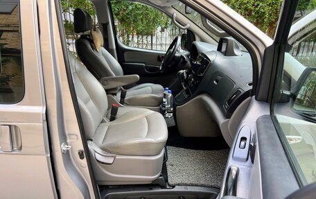 Hyundai Grand Starex Grand Starex I рестайлинг 2, 2018 год, 2 990 000 рублей, 22 фотография