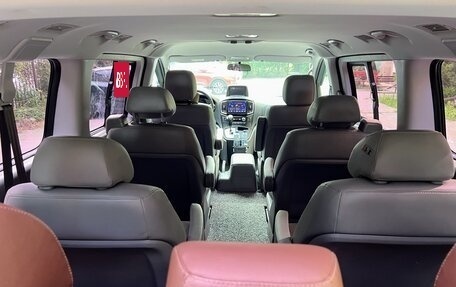 Hyundai Grand Starex Grand Starex I рестайлинг 2, 2018 год, 2 990 000 рублей, 27 фотография