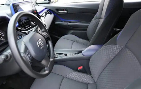 Toyota C-HR I рестайлинг, 2022 год, 1 716 333 рублей, 5 фотография