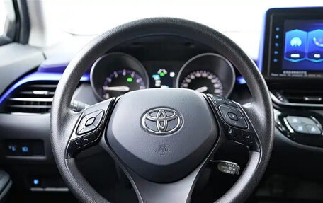 Toyota C-HR I рестайлинг, 2022 год, 1 716 333 рублей, 7 фотография