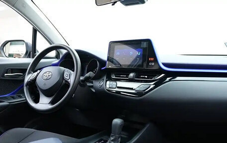 Toyota C-HR I рестайлинг, 2022 год, 1 716 333 рублей, 14 фотография