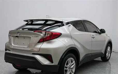 Toyota C-HR I рестайлинг, 2022 год, 1 716 333 рублей, 19 фотография