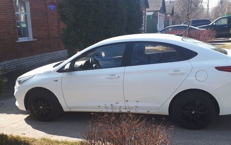 Hyundai Solaris II рестайлинг, 2019 год, 1 200 000 рублей, 4 фотография