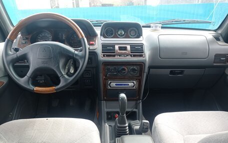 Mitsubishi Pajero III рестайлинг, 1998 год, 920 000 рублей, 9 фотография