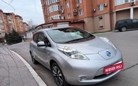 Nissan Leaf I, 2013 год, 750 000 рублей, 2 фотография