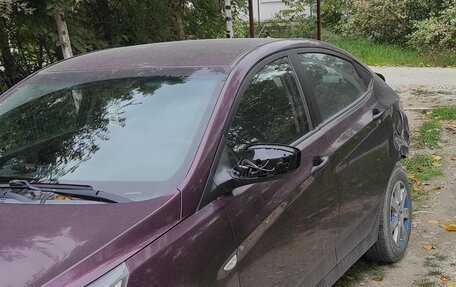 Hyundai Solaris II рестайлинг, 2011 год, 350 000 рублей, 3 фотография