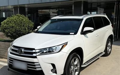 Toyota Highlander III, 2021 год, 3 000 000 рублей, 1 фотография
