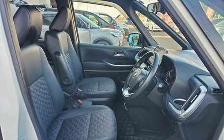 Toyota Voxy, 2022 год, 2 700 000 рублей, 14 фотография
