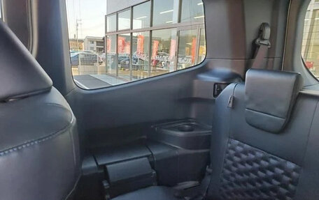 Toyota Voxy, 2022 год, 2 700 000 рублей, 11 фотография