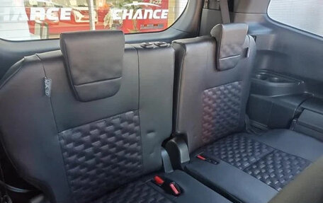 Toyota Voxy, 2022 год, 2 700 000 рублей, 16 фотография