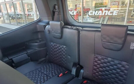 Toyota Voxy, 2022 год, 2 700 000 рублей, 19 фотография