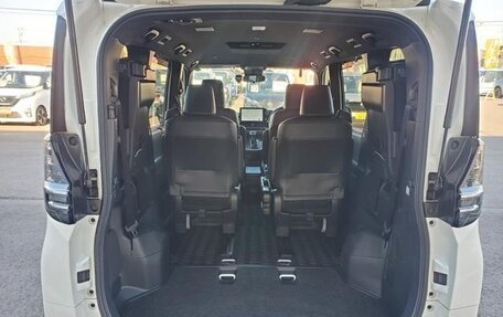 Toyota Voxy, 2022 год, 2 700 000 рублей, 21 фотография