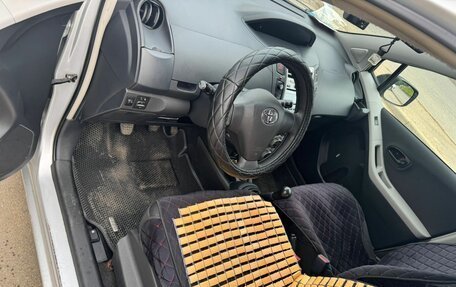 Toyota Yaris III рестайлинг, 2008 год, 450 000 рублей, 2 фотография