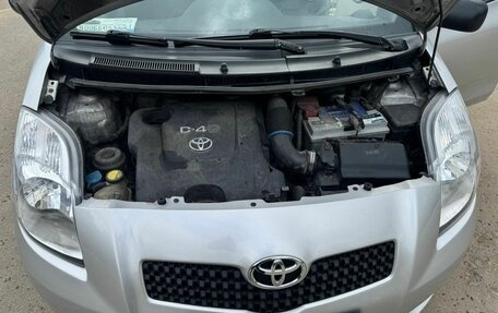 Toyota Yaris III рестайлинг, 2008 год, 450 000 рублей, 3 фотография
