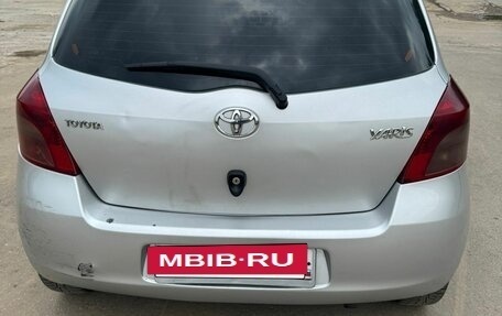 Toyota Yaris III рестайлинг, 2008 год, 450 000 рублей, 12 фотография