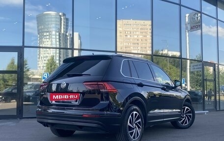 Volkswagen Tiguan II, 2018 год, 2 150 000 рублей, 2 фотография