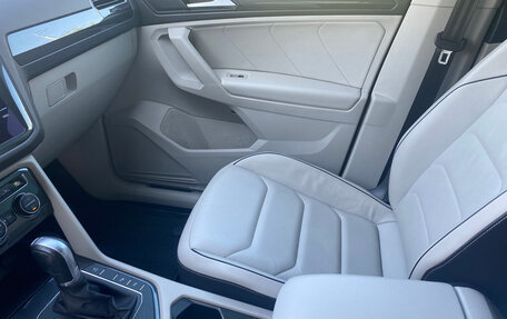 Volkswagen Tiguan II, 2018 год, 2 150 000 рублей, 15 фотография