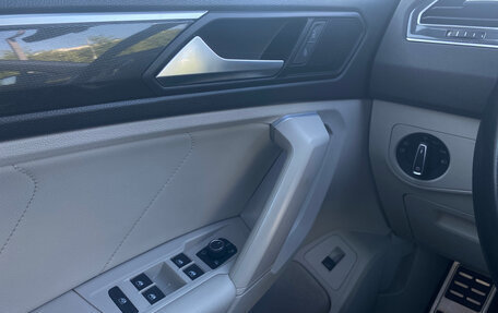 Volkswagen Tiguan II, 2018 год, 2 150 000 рублей, 14 фотография