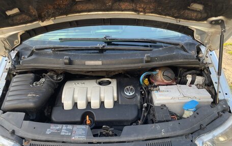Volkswagen Sharan I рестайлинг, 2004 год, 600 000 рублей, 2 фотография