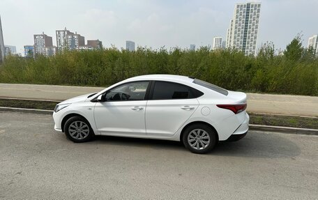 Hyundai Solaris II рестайлинг, 2021 год, 1 490 000 рублей, 4 фотография