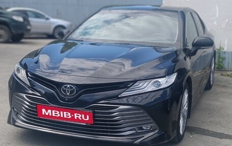 Toyota Camry, 2019 год, 3 000 000 рублей, 2 фотография