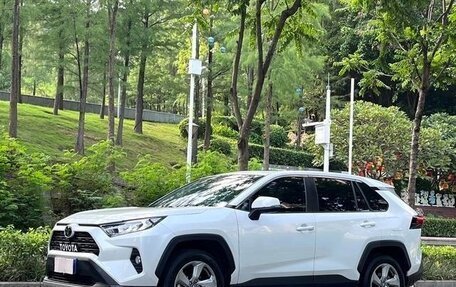 Toyota RAV4, 2022 год, 2 413 990 рублей, 1 фотография