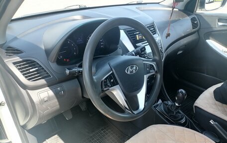 Hyundai Solaris II рестайлинг, 2013 год, 601 000 рублей, 13 фотография