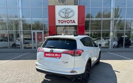 Toyota RAV4, 2018 год, 2 490 000 рублей, 5 фотография