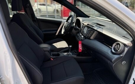 Toyota RAV4, 2018 год, 2 490 000 рублей, 18 фотография
