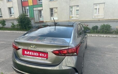 Hyundai Solaris II рестайлинг, 2021 год, 1 690 000 рублей, 4 фотография
