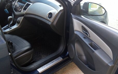 Chevrolet Cruze II, 2010 год, 540 000 рублей, 9 фотография