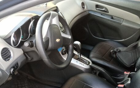 Chevrolet Cruze II, 2010 год, 540 000 рублей, 4 фотография