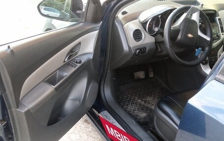 Chevrolet Cruze II, 2010 год, 540 000 рублей, 6 фотография