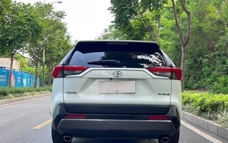 Toyota RAV4, 2022 год, 2 413 990 рублей, 9 фотография