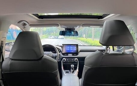 Toyota RAV4, 2022 год, 2 413 990 рублей, 12 фотография