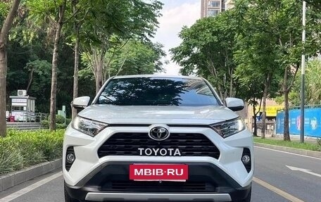 Toyota RAV4, 2022 год, 2 413 990 рублей, 10 фотография