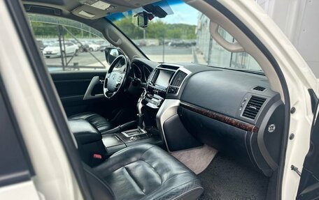 Toyota Land Cruiser 200, 2014 год, 3 650 000 рублей, 21 фотография