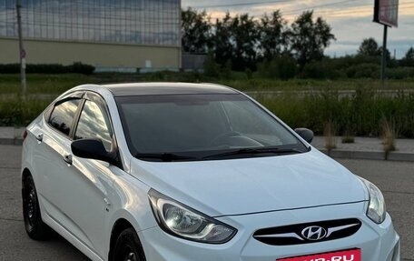 Hyundai Solaris II рестайлинг, 2013 год, 870 000 рублей, 8 фотография