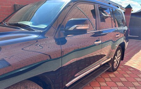 Toyota Land Cruiser 200, 2017 год, 8 600 000 рублей, 3 фотография