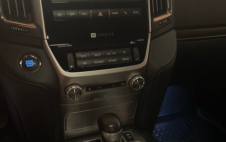 Toyota Land Cruiser 200, 2017 год, 8 600 000 рублей, 8 фотография