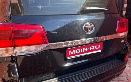 Toyota Land Cruiser 200, 2017 год, 8 600 000 рублей, 4 фотография