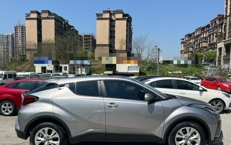 Toyota C-HR I рестайлинг, 2021 год, 1 600 000 рублей, 5 фотография